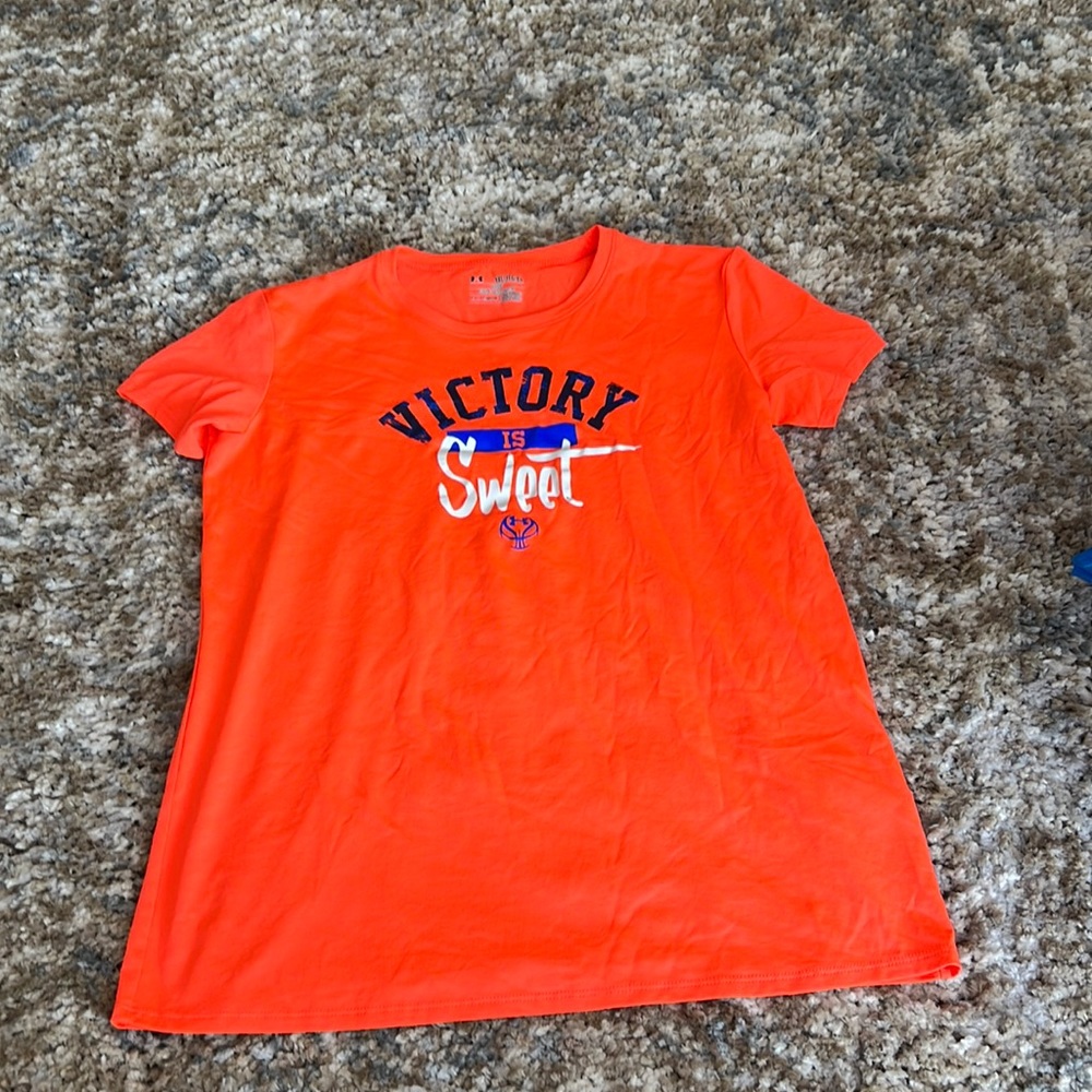 YXL under armor shirt